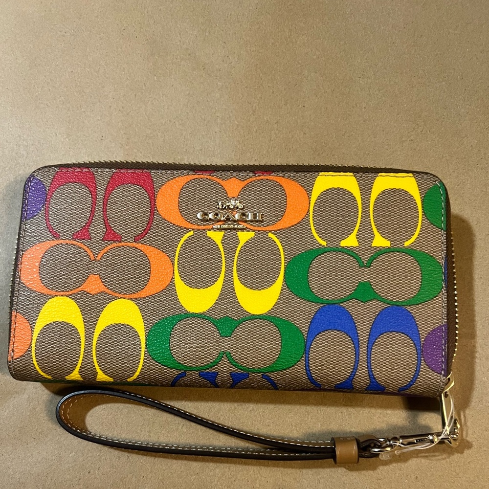 Coach wallet in rainbow canvas